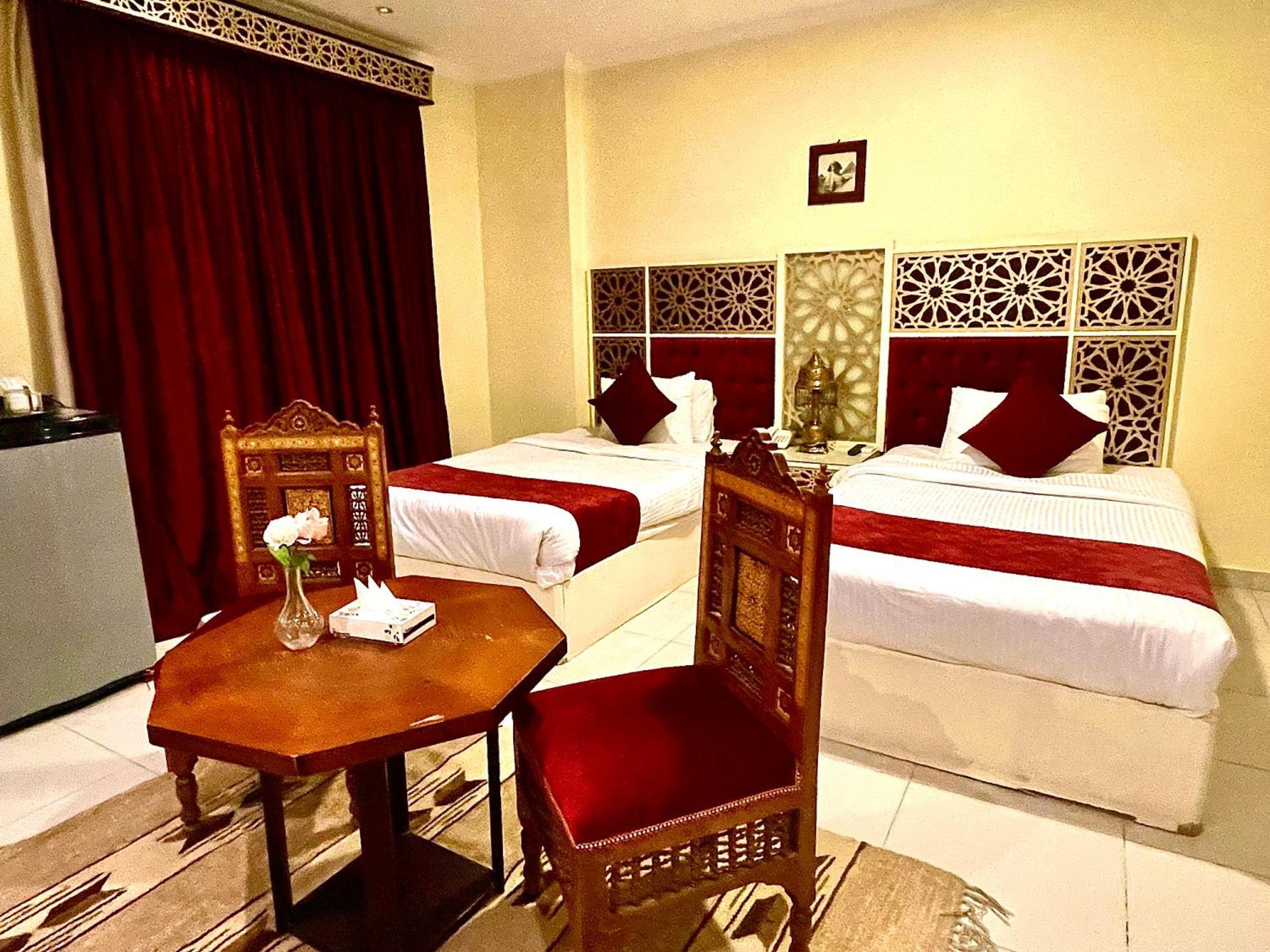 Pyramids Tower Inn Nazlet el-Sisi Exterior photo